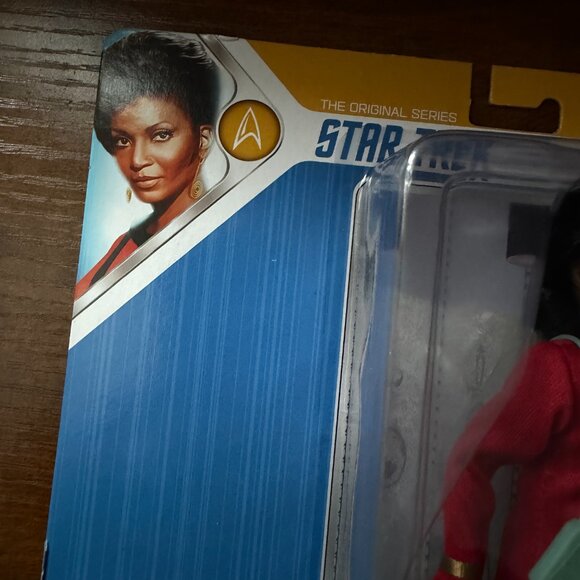 Marty Abrams Mego Star Trek Lieutenant Uhura Action Figure - Red - Picture 4 of 7